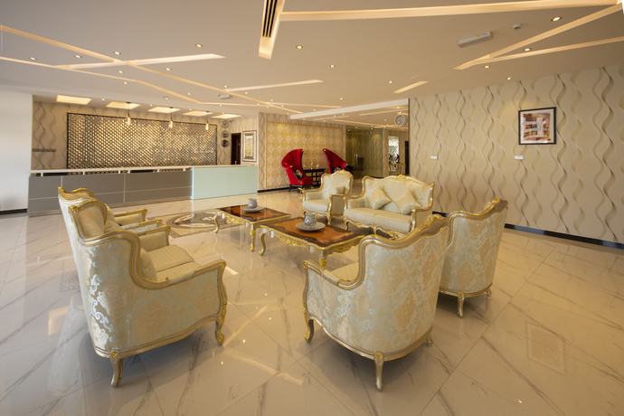 Imagen de los interiores del Hotel Home Station. Foto 20