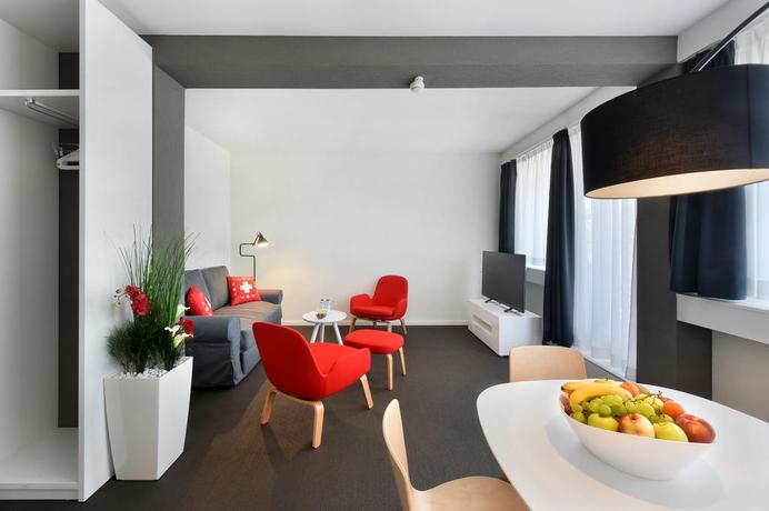 Imagen de la habitación del Hotel Home Swiss. Foto 5