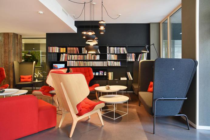 Imagen de los interiores del Hotel Home Swiss. Foto 10