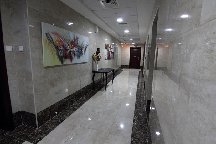 Imagen de los interiores del Hotel Home To Home Apartments. Foto 13