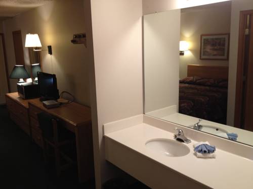 Imagen de la habitación del Hotel Home Town Inn. Foto 15