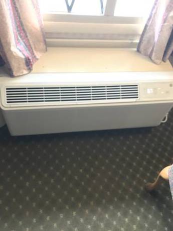 Imagen de la habitación del Hotel Home Town Inn. Foto 15