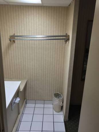 Imagen de la habitación del Hotel Home Town Inn, Flint. Foto 3