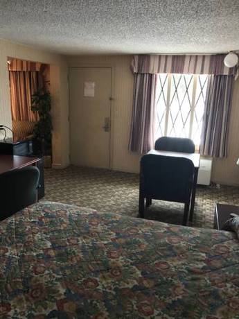 Imagen de la habitación del Hotel Home Town Inn, Flint. Foto 7