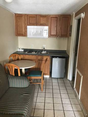 Imagen de la habitación del Hotel Home Town Inn, Flint. Foto 9