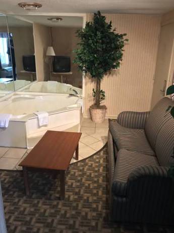 Imagen de la habitación del Hotel Home Town Inn, Flint. Foto 12