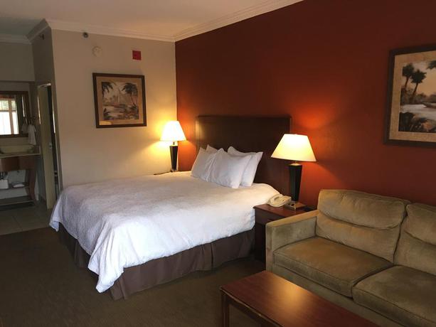 Imagen general del Hotel Home Town Inn and Suites. Foto 4