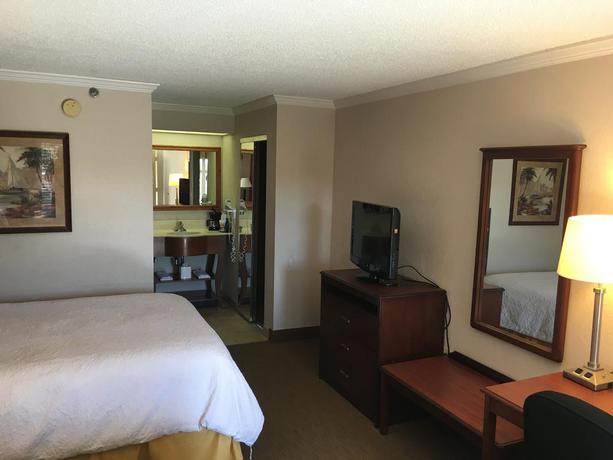 Imagen general del Hotel Home Town Inn and Suites. Foto 5