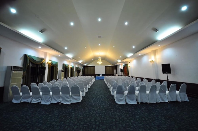 Imagen de los interiores del Hotel Home and Hill Resort. Foto 18