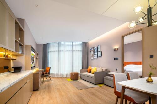 Imagen de la habitación del Hotel Home2 Suite by Hilton Guangzhou Huadu. Foto 18