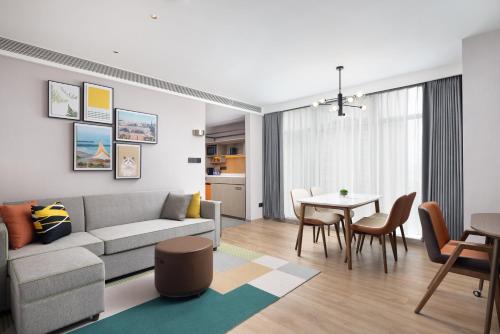 Imagen de la habitación del Hotel Home2 Suite by Hilton Rizhao Wanpingkou. Foto 20