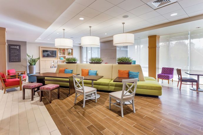 Imagen de los interiores del Hotel Home2 Suites By Hilton Albany Wolf Rd. Foto 18