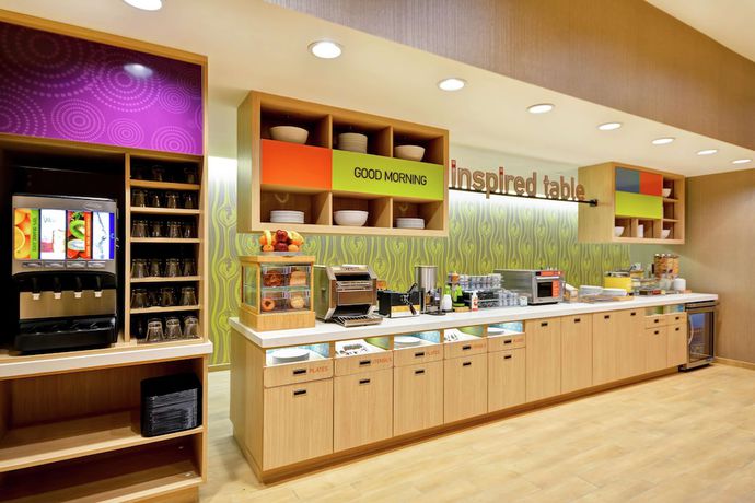 Imagen del bar/restaurante del Hotel Home2 Suites By Hilton At The Galleria. Foto 2