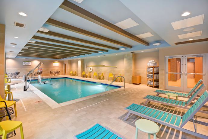 Imagen de la piscina del Hotel Home2 Suites By Hilton At The Galleria. Foto 19