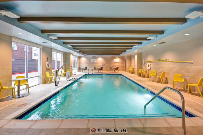 Imagen de la piscina del Hotel Home2 Suites By Hilton At The Galleria. Foto 20