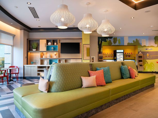 Imagen de los interiores del Hotel Home2 Suites By Hilton Atlanta Airport College Park. Foto 12