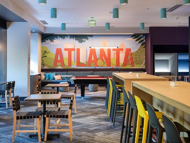 Imagen de los interiores del Hotel Home2 Suites By Hilton Atlanta Airport College Park. Foto 14