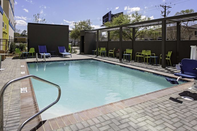 Imagen de la piscina del Hotel Home2 Suites By Hilton Baton Rouge Citiplace. Foto 19