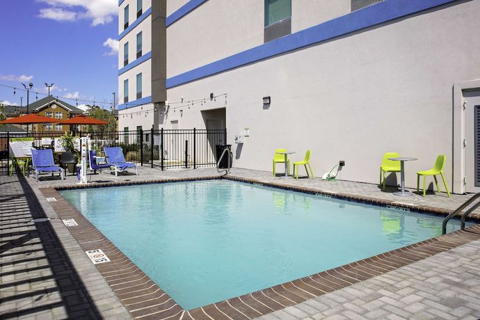 Imagen de la piscina del Hotel Home2 Suites By Hilton Baton Rouge Citiplace. Foto 20