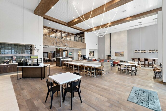 Imagen del bar/restaurante del Hotel Home2 Suites By Hilton Big Bear Lake. Foto 10