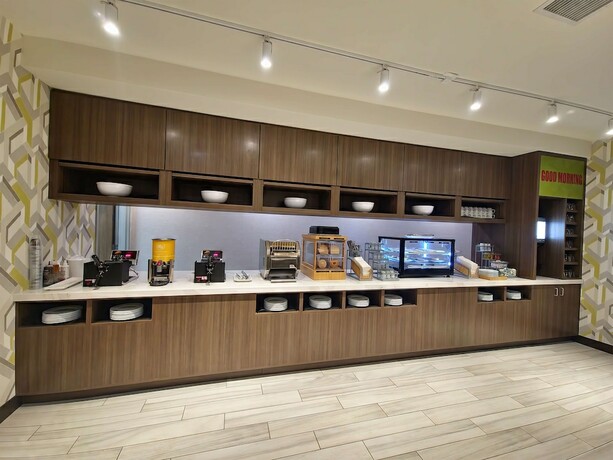 Imagen del bar/restaurante del Hotel Home2 Suites By Hilton Bolingbrook Chicago. Foto 5