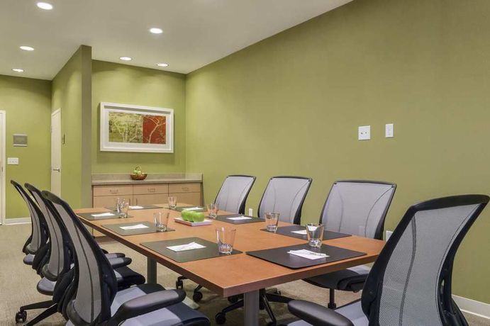 Imagen de los interiores del Hotel Home2 Suites By Hilton Canton. Foto 10