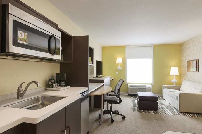 Imagen de los exteriores del Hotel Home2 Suites By Hilton Canton. Foto 9