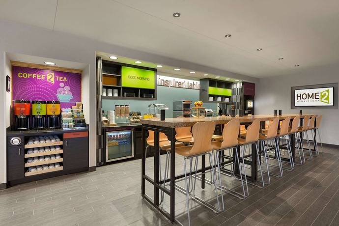 Imagen del bar/restaurante del Hotel Home2 Suites By Hilton Champaign/urbana. Foto 2