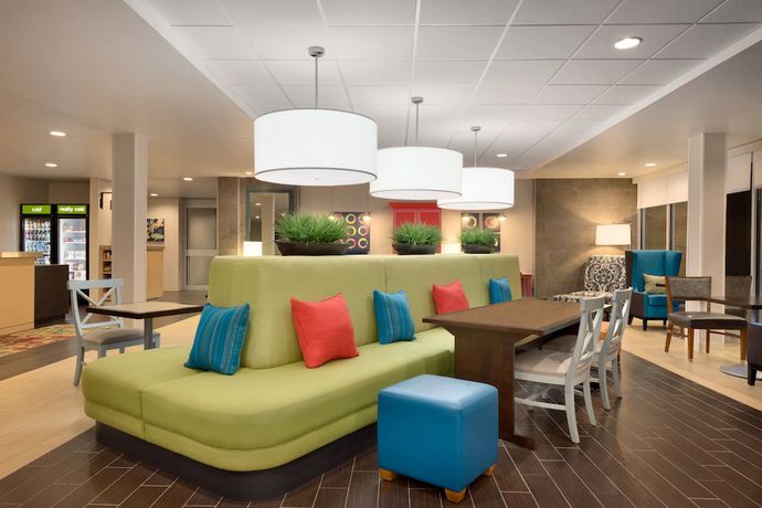 Imagen de los interiores del Hotel Home2 Suites By Hilton Cleveland Beachwood. Foto 15