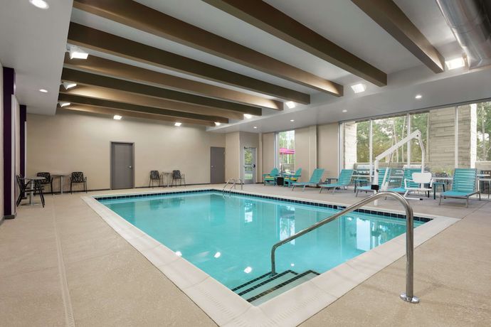 Imagen de la piscina del Hotel Home2 Suites By Hilton Columbia Harbison, Columbia. Foto 20