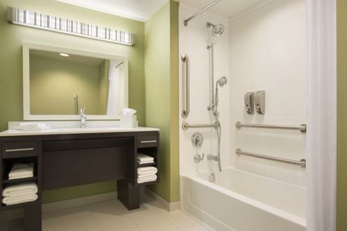 Imagen de la habitación del Hotel Home2 Suites By Hilton Fort St. John. Foto 8