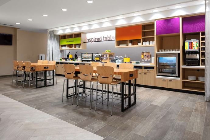 Imagen del bar/restaurante del Hotel Home2 Suites By Hilton Fort Wayne North. Foto 5