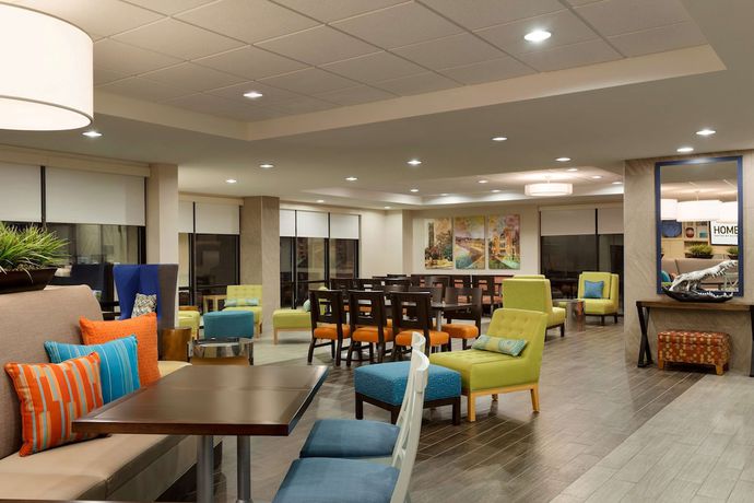 Imagen de los interiores del Hotel Home2 Suites By Hilton Gainesville Medical Center. Foto 17