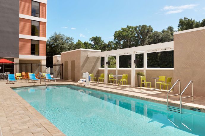 Imagen de la piscina del Hotel Home2 Suites By Hilton Gainesville Medical Center. Foto 20