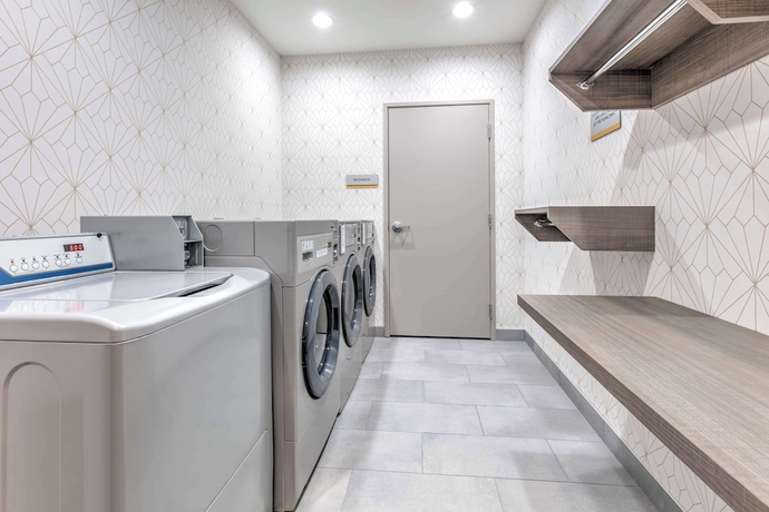 Imagen de los interiores del Hotel Home2 Suites By Hilton Huntsville, Tx. Foto 18