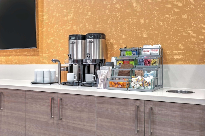 Imagen del bar/restaurante del Hotel Home2 Suites By Hilton Huntsville, Tx. Foto 3