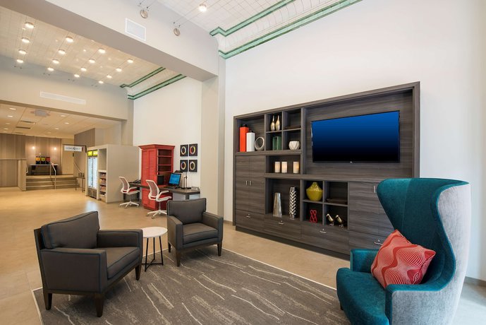 Imagen de los interiores del Hotel Home2 Suites By Hilton Indianapolis Downtown. Foto 17