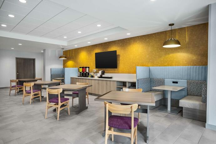 Imagen del bar/restaurante del Hotel Home2 Suites By Hilton Indianapolis North At Intech Park. Foto 14