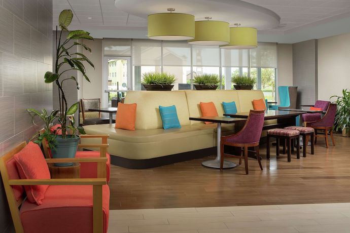 Imagen de los interiores del Hotel Home2 Suites By Hilton Lake City. Foto 17