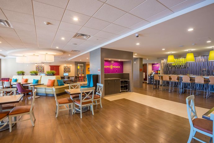 Imagen de los interiores del Hotel Home2 Suites By Hilton Lake City. Foto 18