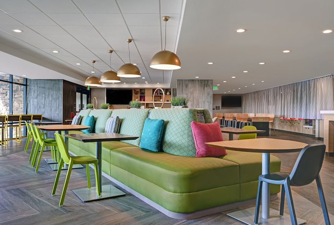Imagen de los interiores del Hotel Home2 Suites By Hilton Lincolnshire Chicago. Foto 19