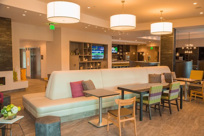 Imagen de los interiores del Hotel Home2 Suites By Hilton Los Angeles Montebello. Foto 19