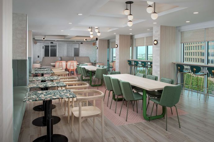 Imagen de los interiores del Hotel Home2 Suites By Hilton Miami Airport South Blue Lagoon. Foto 17