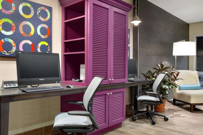 Imagen de los interiores del Hotel Home2 Suites By Hilton Middletown. Foto 17