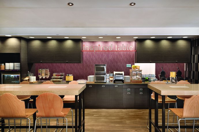 Imagen del bar/restaurante del Hotel Home2 Suites By Hilton Middletown. Foto 4