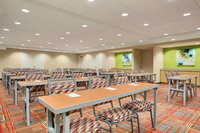 Imagen de los interiores del Hotel Home2 Suites By Hilton Middletown. Foto 19