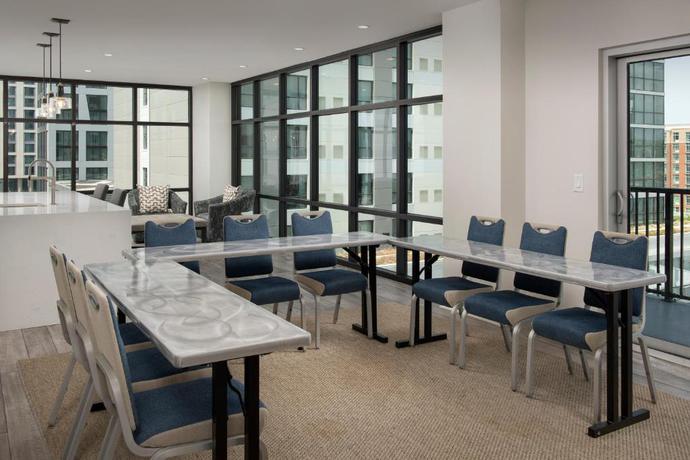 Imagen de los interiores del Hotel Home2 Suites By Hilton Nashville Downtown Convention Center. Foto 10