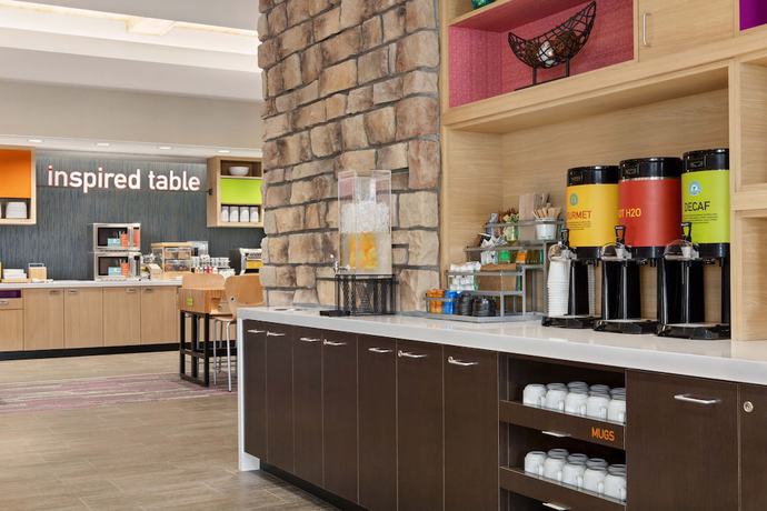 Imagen del bar/restaurante del Hotel Home2 Suites By Hilton Nashville West End Avenue. Foto 3
