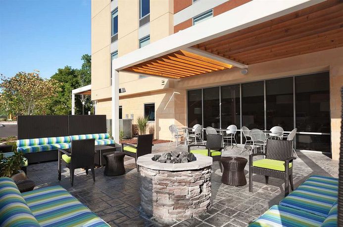 Imagen de los exteriores del Hotel Home2 Suites By Hilton Nashville-airport. Foto 12
