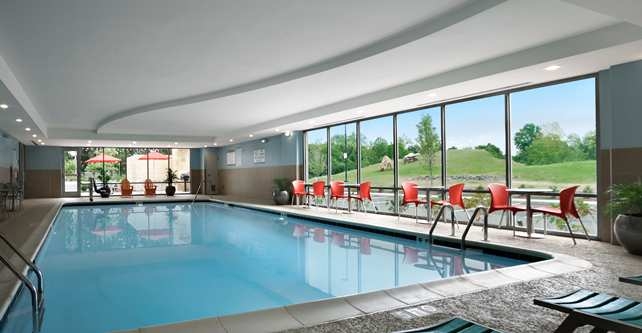 Imagen de la piscina del Hotel Home2 Suites By Hilton Nashville-airport. Foto 17